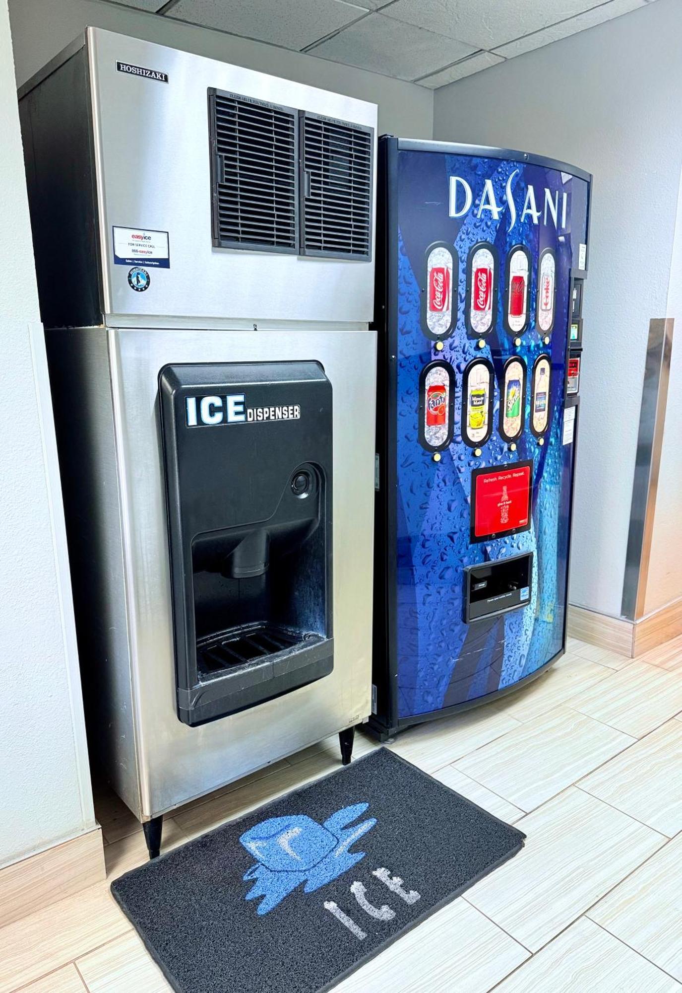 ラ キンタ イン&スイーツ バイ ウィンダム オーラ ンド ユニバーサル エリア オーランド エクステリア 写真